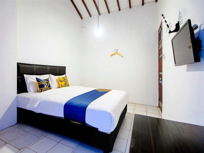 Spot On 2107 Ijo Pupus Syariah Residence Baturetno Extérieur photo
